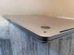 Apple MacBook Pro A1707 i7-7700HQ 2.8Ghz 16GB Ram 512GB SSD 15" Laptop 2017