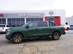 2024 Nissan Titan Green, 15 miles