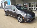 2021 Chrysler Pacifica Hybrid Gray, 75K miles