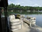 Four bedroom house on beautiful Mountain Island Lake in Charlotte
