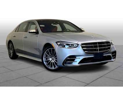 2024UsedMercedes-BenzUsedS-ClassUsed4MATIC Sedan is a Silver 2024 Mercedes-Benz S Class Sedan