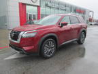 2024 Nissan Pathfinder Red, new