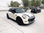 2015 MINI Hardtop 4 Door Cooper Hatchback 4D White,