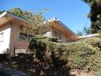 9853 Stearns Ave, Oakland, CA 94605