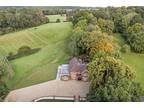 5 bedroom detached house for sale in Bath Road, Knowl Hill, Reading, Berkshire