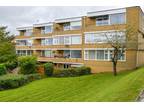 2 bedroom flat for sale in Yew Tree Court, BARRY, CF62