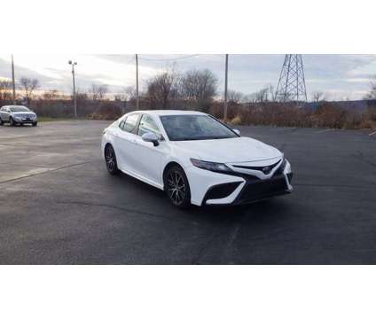 2023 Toyota Camry SE is a Silver 2023 Toyota Camry SE Car for Sale in Taylorville IL