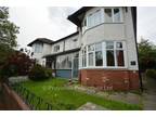 7 bedroom semi-detached house for rent in Moor Park Drive, Headingley, Leeds