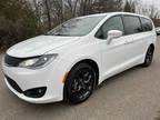 2019 Chrysler Pacifica White, 77K miles