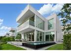 820 47th Ct W, Miami Beach, FL 33140