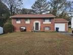 1417 Pineglen Dr, Riverdale, GA 30296