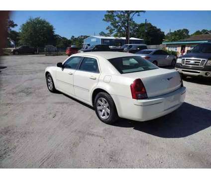 2007 Chrysler 300 for sale is a White 2007 Chrysler 300 Model Car for Sale in Okeechobee FL