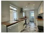 Rent a 5 bedroom house of m² in Exeter (Portland Street, Exeter, Devon, EX1)