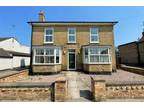 5 bedroom link-detached house for sale in Dartford Road, March, - 35200407 on