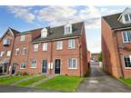 3 bedroom end of terrace house for sale in Oak Drive, Leeds, West Yorkshire