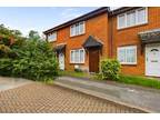 2 bedroom terraced house for sale in Vickery Close, Aylesbury - 35924583 on