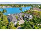 701 Kingstown Dr, Naples, FL 34102