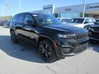 2024 Jeep grand cherokee Black, 30 miles