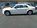 2006 Chrysler 300 White, 191K miles