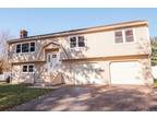 35 Squire Ct, Milford, CT 06460