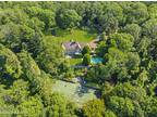 36 Mayfair Ln, Greenwich, CT 06831