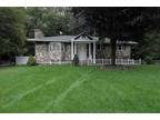 39 Pembroke Dr, Poughkeepsie City, NY 12603