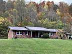 East Point, Johnson County, KY House for sale Property ID: 418133552