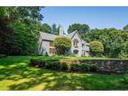 17 Beacon Hill Rd, Middlebury, CT 06762