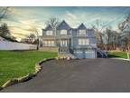 40 Elizabeth St, Bloomingdale, NJ 07403