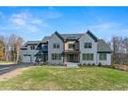 12 Holly Ln, Newtown, CT 06470