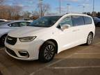 2021 Chrysler Pacifica Hybrid White, 72K miles