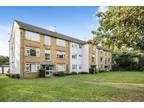 2 bedroom flat for sale in Kidbrooke Grove London SE3