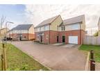 5 bedroom detached house for sale in Tayberry Close, Bicester, OX27