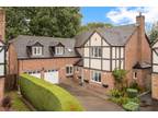 5 bedroom detached house for sale in Maple Leaf Drive, Marston Green