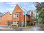 4 bedroom detached house for sale in Hampshire, GU31 - 35359120 on