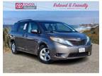 2016 Toyota Sienna LE