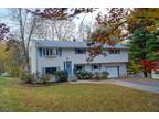 16 Hillside Dr, Clinton, NJ 08809