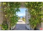 6439 Surfside Way - Houses in Malibu, CA