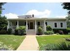 540 Great Falls St, Falls Church, VA 22046