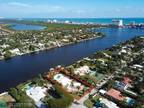 1051 S North Lake Dr, Hollywood, FL 33019