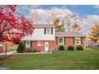 815 Lincoln Dr, Brookhaven, PA 19015