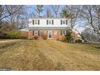 5201 Acacia Ave, Bethesda, MD 20814