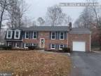 6710 Horseshoe Dr, La Plata, MD 20646