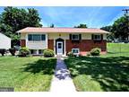 5528 Helmont Dr, Oxon Hill, MD 20745