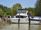 1997 Carver 325 aft cab hardtop Boat for Sale