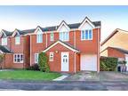 5 bedroom detached house for sale in Truro Gardens, Flitwick, MK45