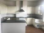 2 bedroom flat for rent in Whitestile Road, Brentford, TW8