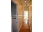 Modern 3BR-1BA/ Parking/5 min Walk to Commuter Rail & Buses. 89 Clement Ave 2