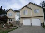Nicely Maintained 5 BBR Spanaway Home, Plenty of Space! One Month Free!