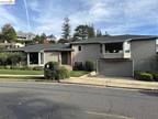 Single Family Residence - Piedmont, CA 253 Saint James Dr